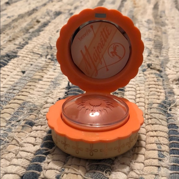 Benefit Majorette Cream Coral Blush - Picture 3 of 3